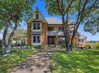 8941 Crest Wood Dr, Fort Worth, TX 76179