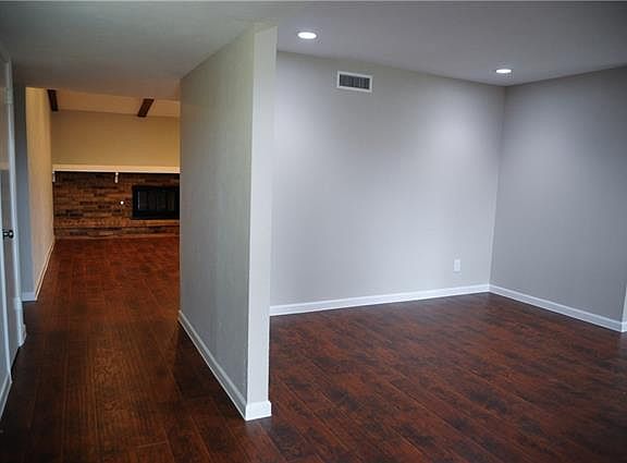 3rd image of 3417 Aquarius Cir