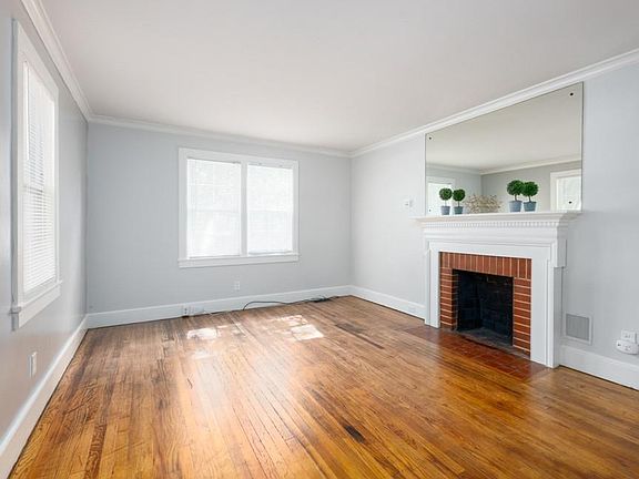 4th image of 1509 Grove St