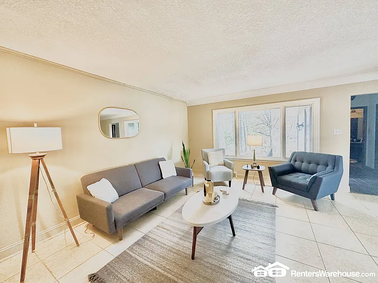 3006 Fleur Dr — Photo 3