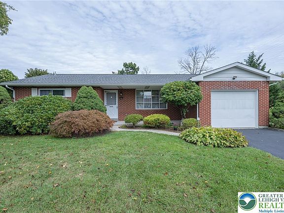 2nd image of 4479 N Sunset Dr