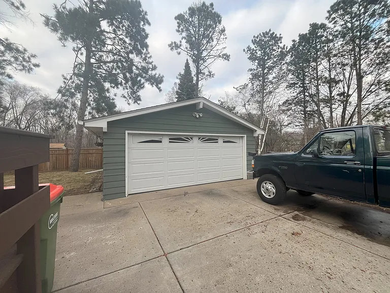 2451 Sherwood Rd — Photo 10