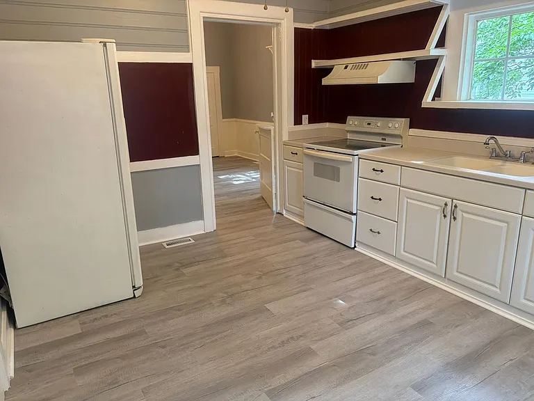211 E Edinborough Ave — Photo 14
