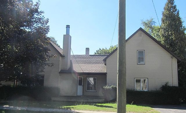 1st image of 516 E Linden St
