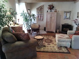 293 State Road 76, Santa Cruz, NM 87567