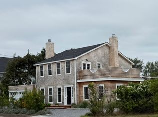 81 Foster Ave, Hampton Bays, NY 11946