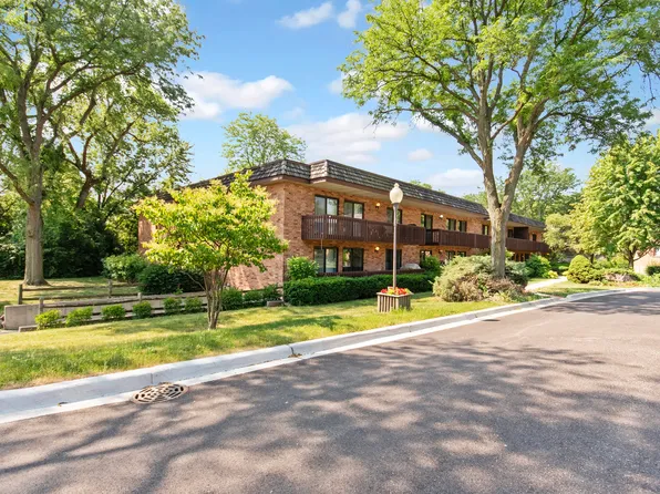 8200 Woodglen Ln APT 209, Downers Grove, IL 60516