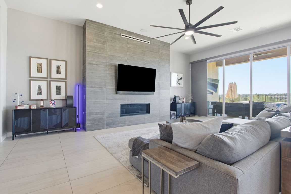 next background image