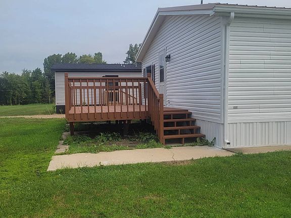 3rd image of 40 Huckleberry Ln #40