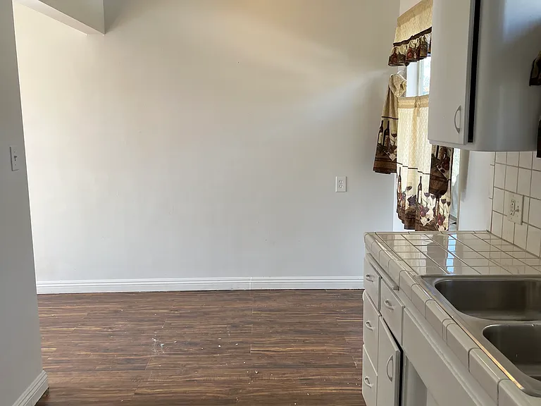 732 Illinois St #732 — Photo 7