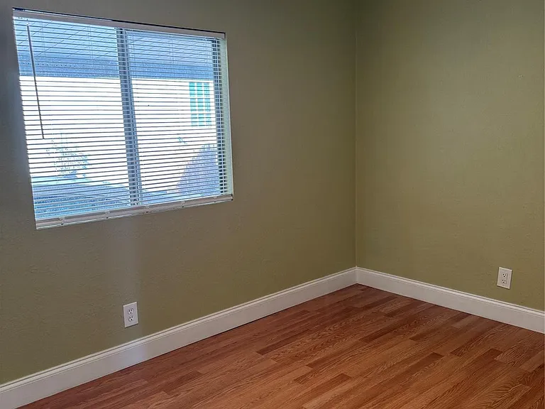 3028 Lakeshore Dr — Photo 29