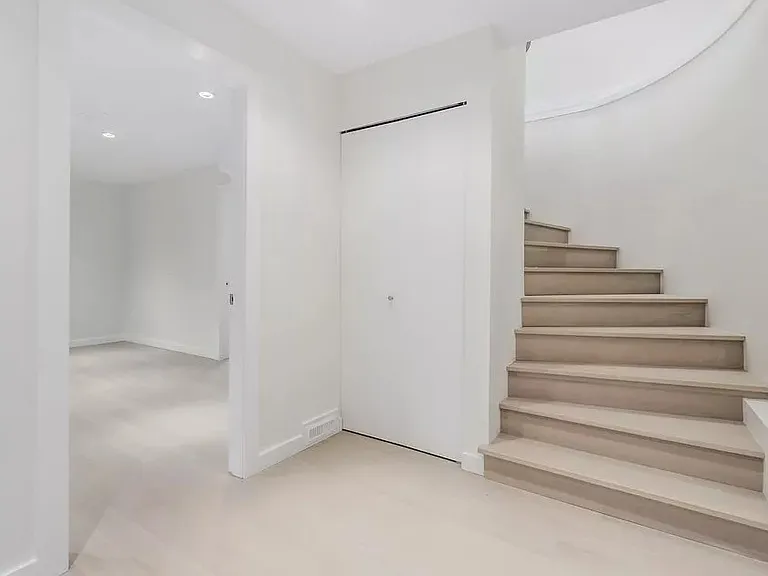 2680 Trinity St #UPPER — Photo 2