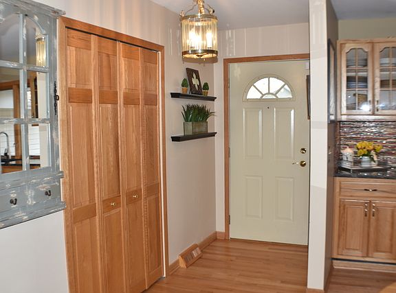 3rd image of 4025 Hudson Dr
