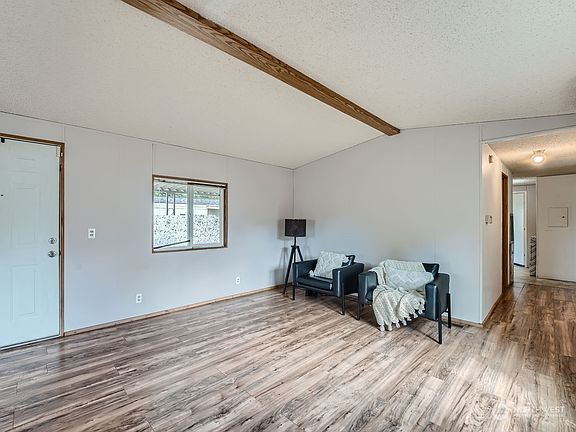 3rd image of 401 37 Street SE #95