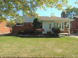 25784 Collingwood St, Roseville, MI 48066