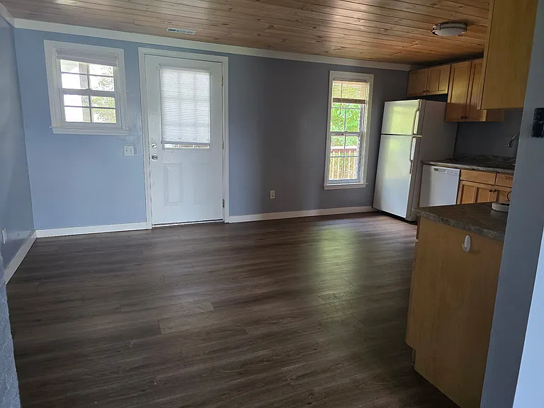 360 W 2nd St #2 — Photo 5