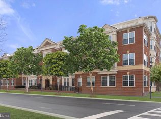 828 Slaters Ln APT 302, Alexandria, VA