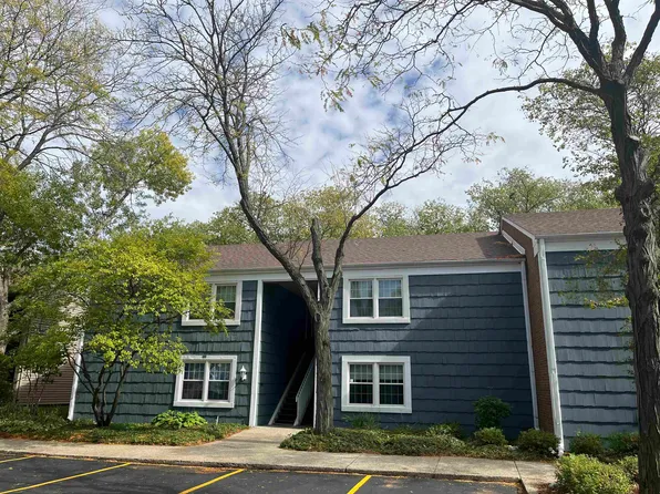 6104 Brynwood Dr APT 8, Rockford, IL 61114