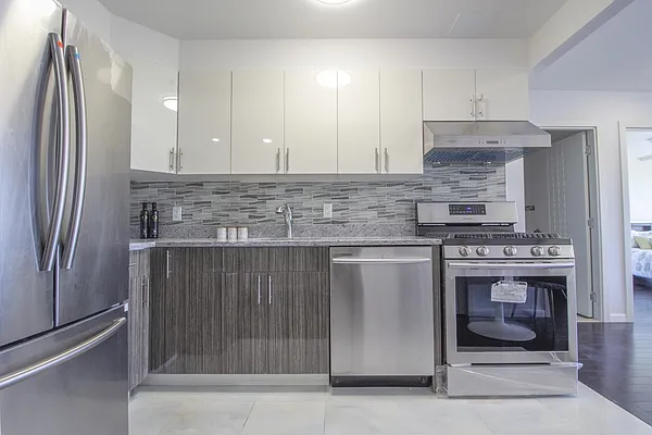 Sold by E Realty International Corp | media 15