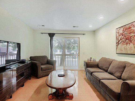 3rd image of 1611 Garfield Ave #12