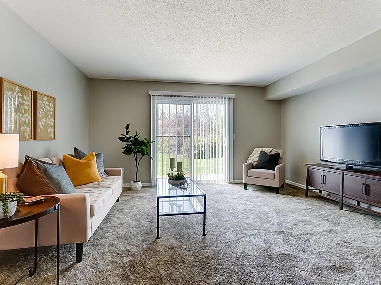 Emerald Square Villas — Photo 17