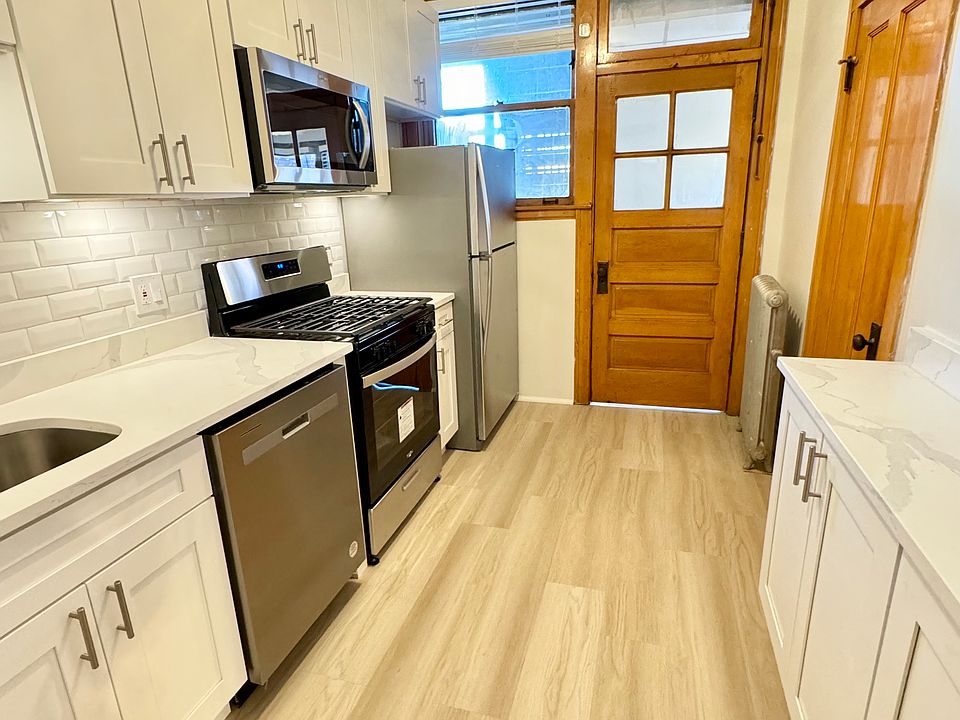 1st image of 4207 N Francisco Ave #1