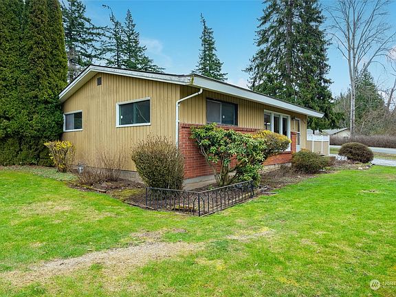 2nd image of 4456 Twin Lakes Drive