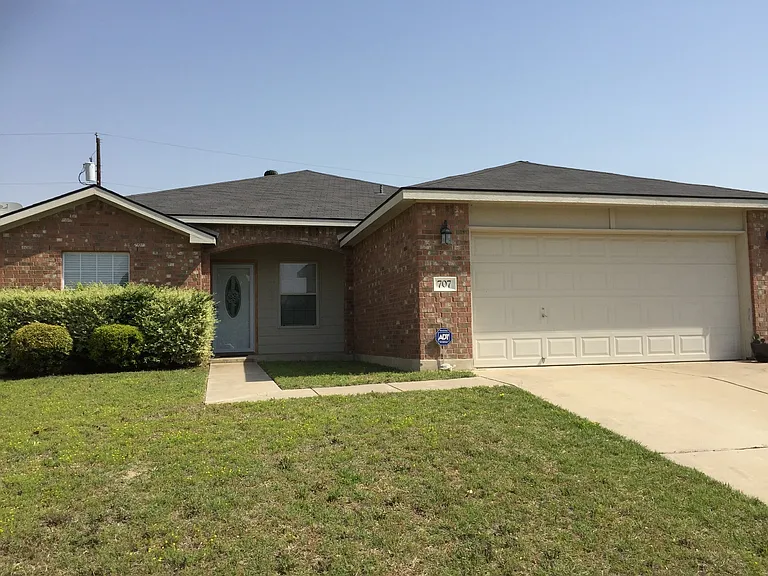 707 Bighorn Dr — Photo 4