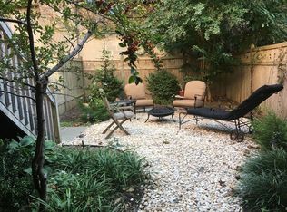 240 9th St #1, Brooklyn, NY 11215