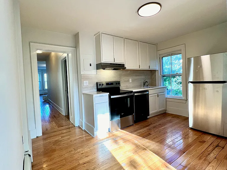 201 Liberty St #2 — Photo 6