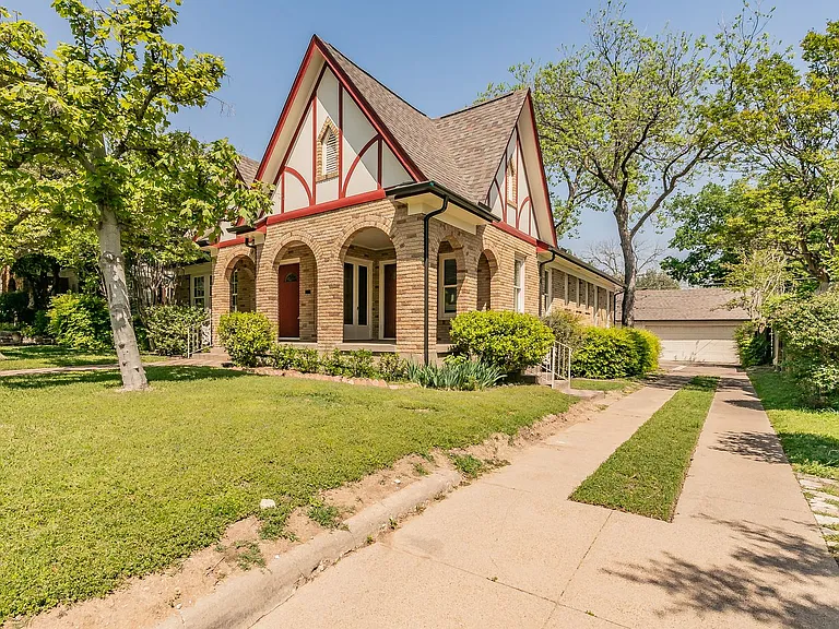 2311 Warner Rd — Photo 2