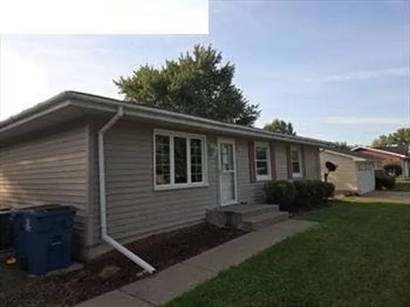 908 18th St, Rapids City, IL 61278