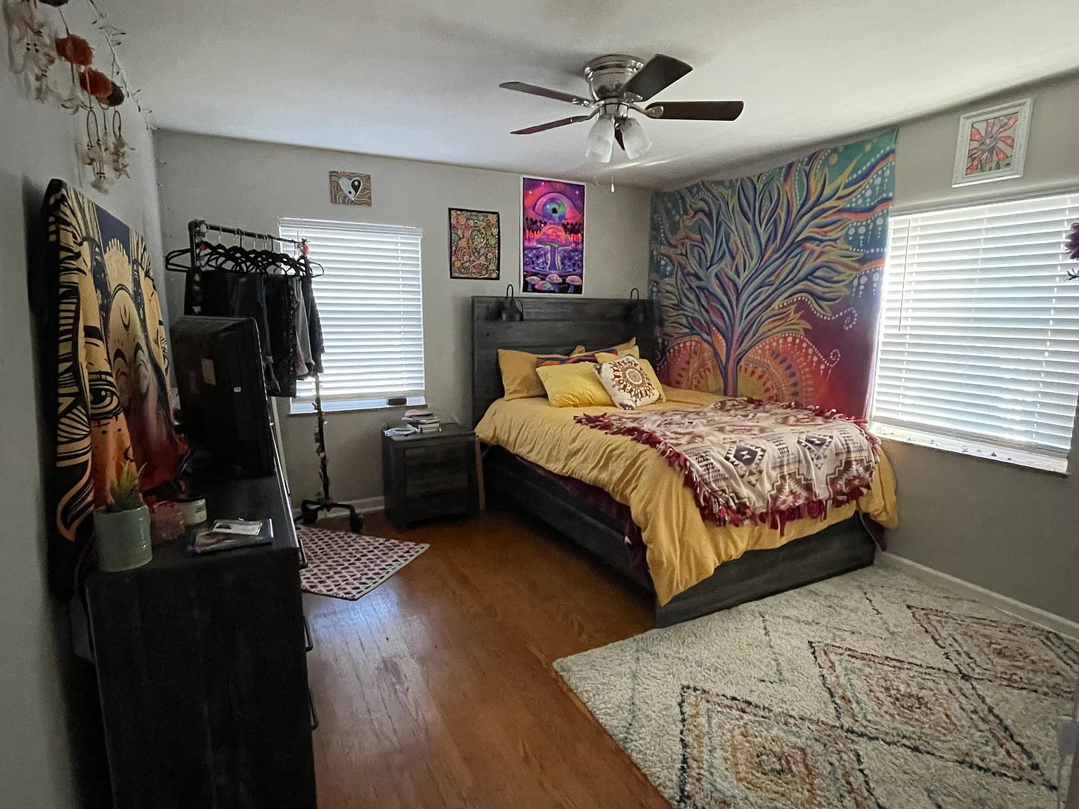 1151 Oakdale Ave — Photo 2