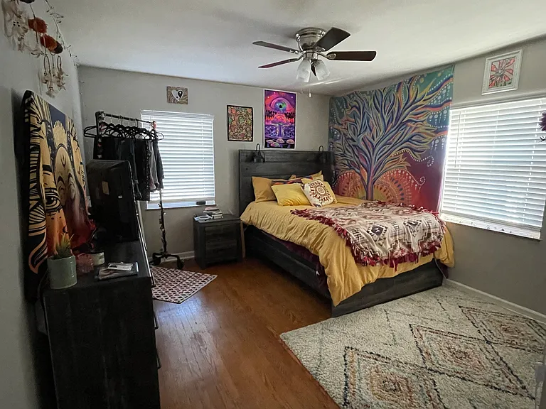 1151 Oakdale Ave — Photo 2