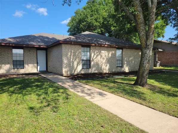 1724 & 1726 Jenkins Ln, Red Oak, TX 75154