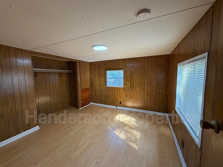 733 Indian Hill Rd — Photo 17