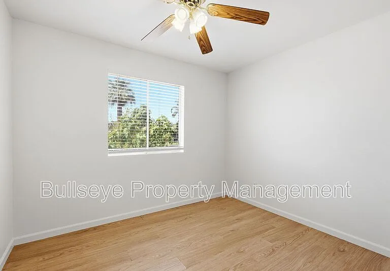 250 E Park Ave — Photo 21
