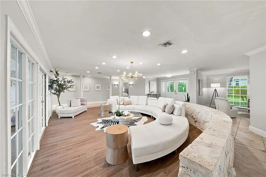 4 bed, 3.0 bath, 3382 sqft, $25,000 — Photo 4