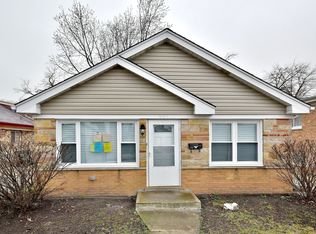 236 Zuelke Dr, Bellwood, IL