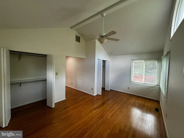 2508 Saint John Pl — Photo 32