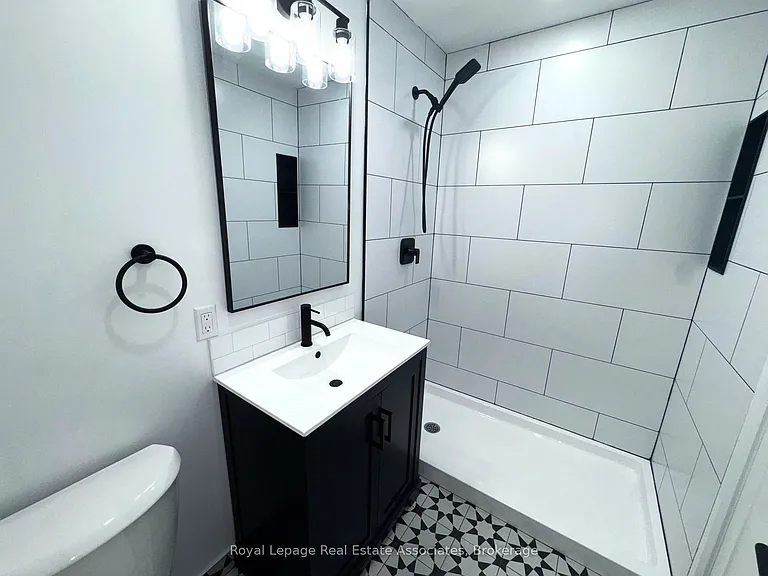 17 White Ave #4 — Photo 12