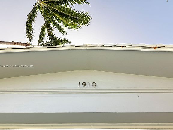 5th image of 1910 NE 59th Pl