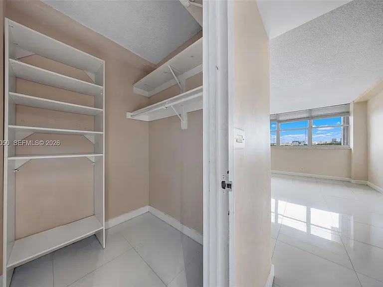 2450 NE 135th St #1006 — Photo 21