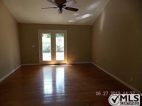 3rd image of 2000 Sanford Dr