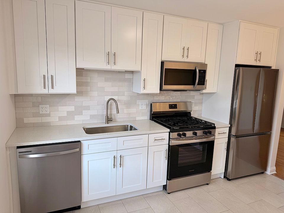 1st image of 2316 N Harlem Ave #3E