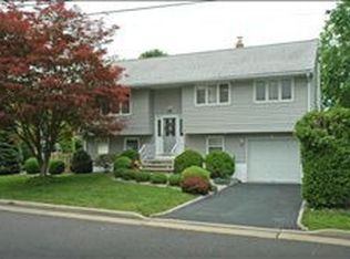 102 Emerson Ave, Middlesex, NJ 08846