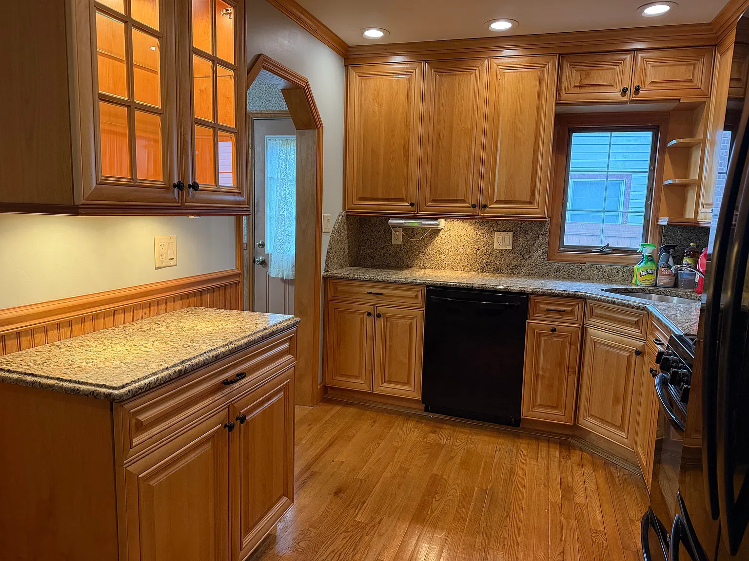 3 bed, $5,800 — Photo 4