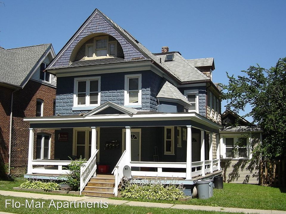 1st image of 124 College Place College Pl #124
