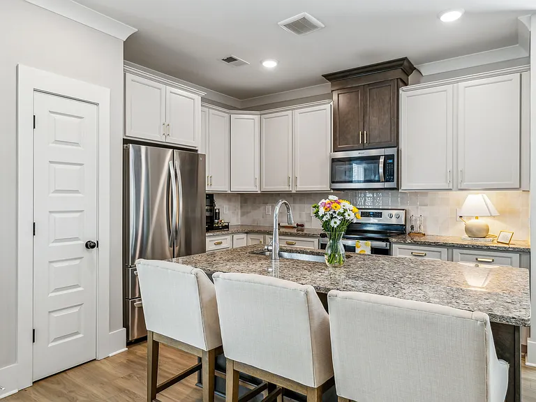 7560 Maggie Dr — Photo 19