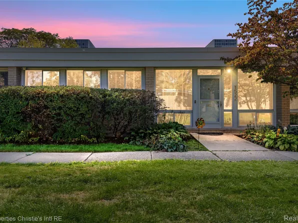 1522 Chateaufort Pl, Detroit, MI 48207